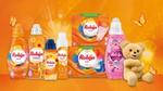 Op de banner is het robijn beertje te zien met verschillende producten van Robijn in oranje.