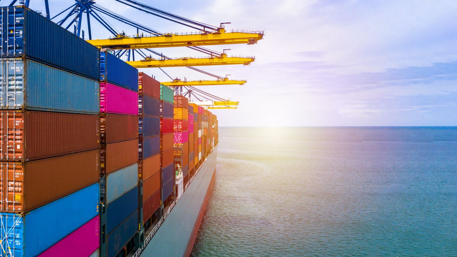 Containerschip met containers.