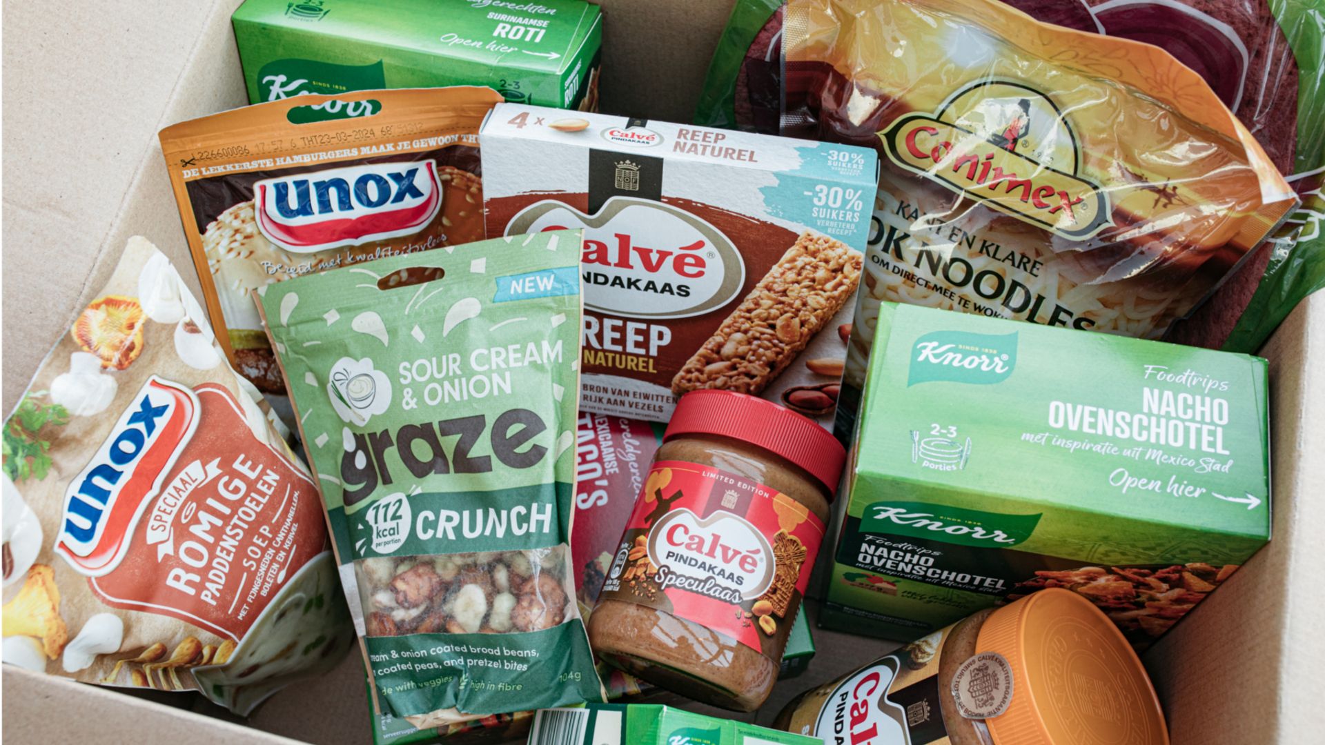 Magic Box van Too Good to Go met Unileverproducten zoals Unox, Calvé, Graze, Knorr en Conimex
