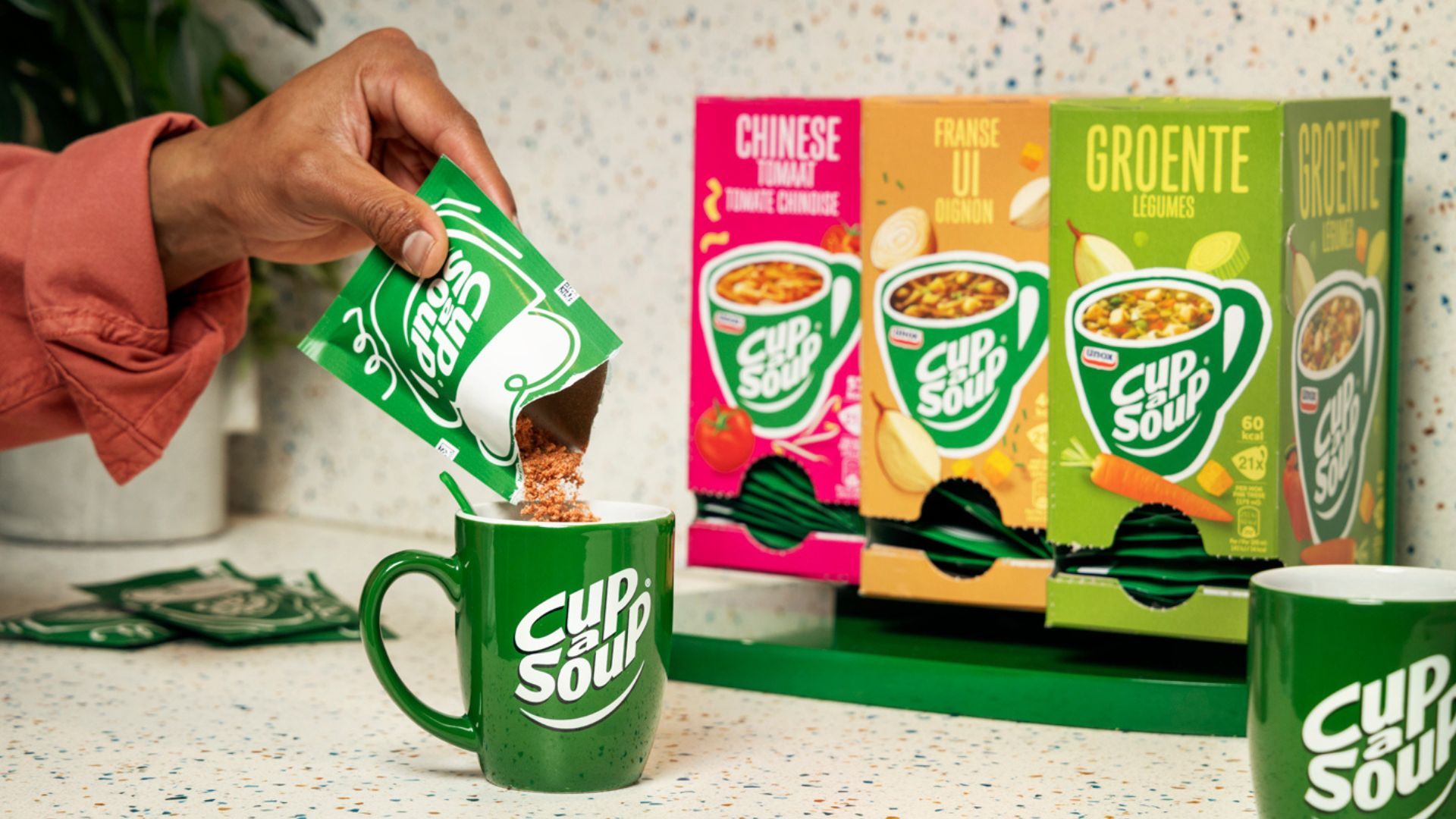 Het maken van een Cup-A-Soup